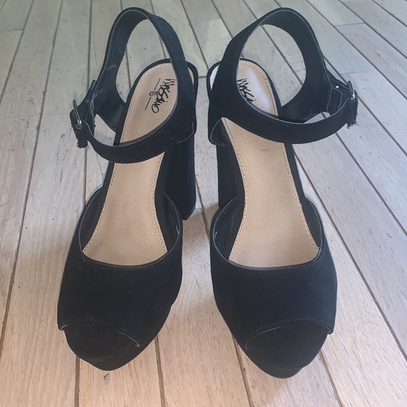 Black micro suede platform shoes - Picture 2 of 3